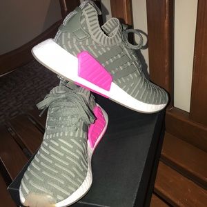 olive green nmd womens